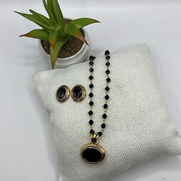 1928 Black and Gold Beaded Pendant Necklace Matching Earrings Set - Picture 2 of 10